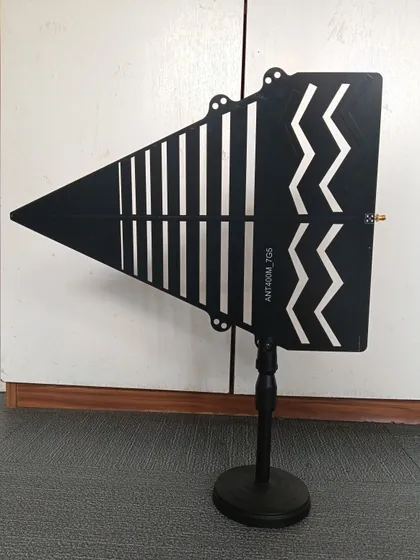 LPA 0.4–7.5GHz